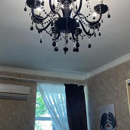 с балконом в центре города Odessa