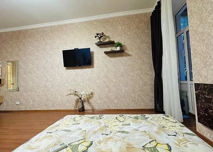 с балконом в центре города אודסה