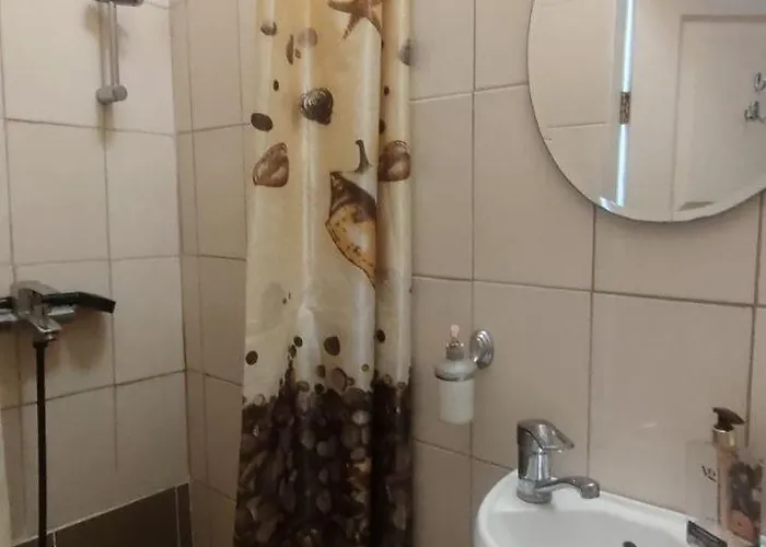 с балконом в центре города Apartment *